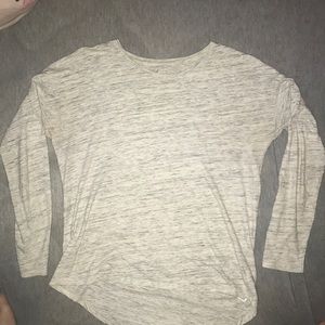 Long sleeve. XL in GIRLS, NOT WOMENS.